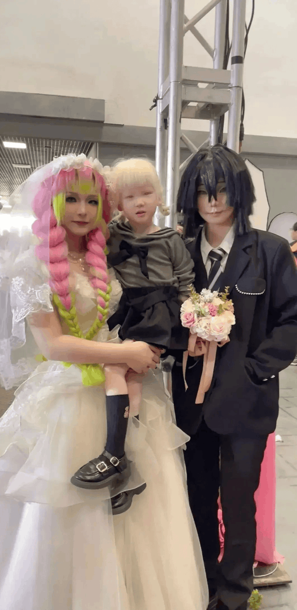 Abikohdtqi's tweet photo. Cosplay magic at #AnimeExpo2024! Just met my favorite character, snagged limited merch, and soaked up the vibrant energy—day made!  #MangaCon #CosplayLove https://t.co/OChNmdy23h