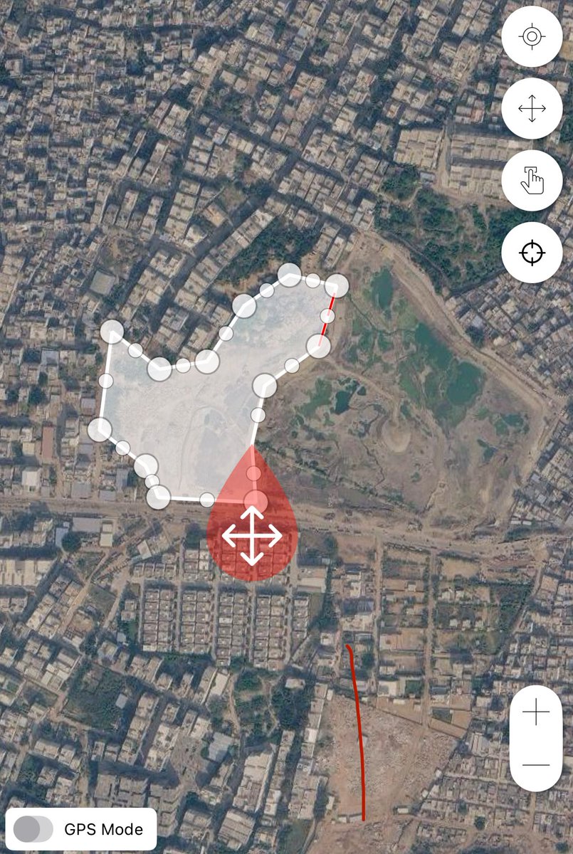 సున్నం చెరువు పక్కన ఉన్న ఈ కొండను సరిగ్గా చూడండి...👇🏽
🚨 Save this Post 
సరిగ్గా కూకట్పల్లి - హైటెక్ సిటీ మధ్యలో ఉన్న ఈ సున్నం చెరువు సర్వేనెంబర్ 29, 30లో గల ఈ కొండ, పక్కన ఉన్న 5 ఎకరాల 18 గుంటలు 

👉 ఒకప్పుడు ప్రభుత్వ భూమి 
👉 కాదు ప్రైవేటు భూమి అని మొన్న అధికారులు అన్నారు
👉