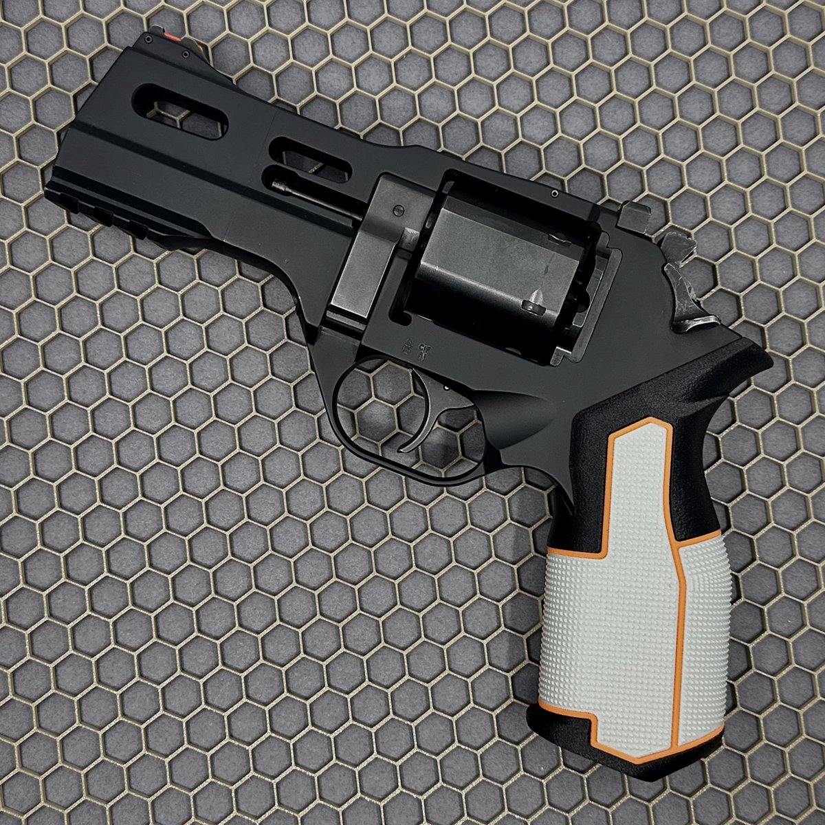 ThePrintsmiths's tweet photo. Concealed Carry Type 2 grips in FDE are back in stock, along with an all-new Tactical Grip design in black, gray, and orange--boom!

https://t.co/8SSYzxzJKN https://t.co/McwBAVq226