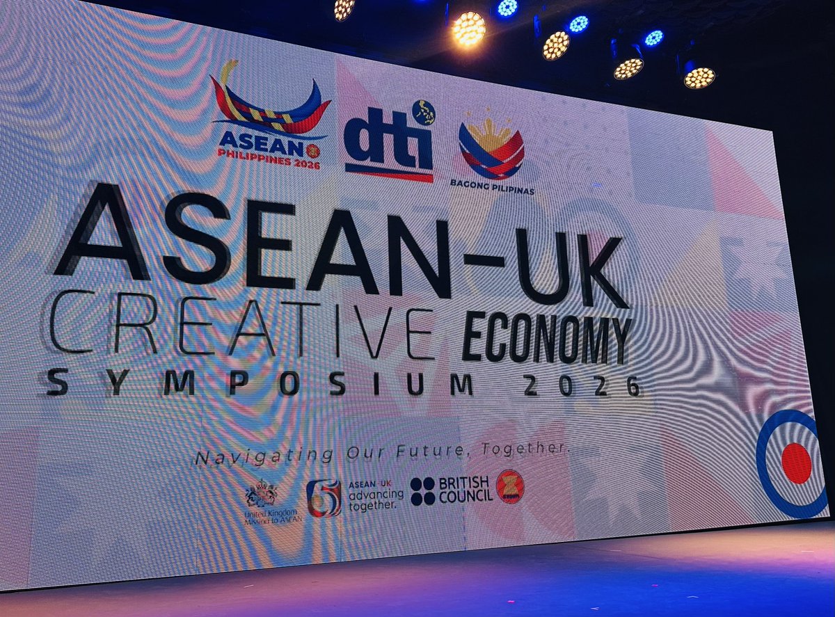 Lotus Postrado tweet media