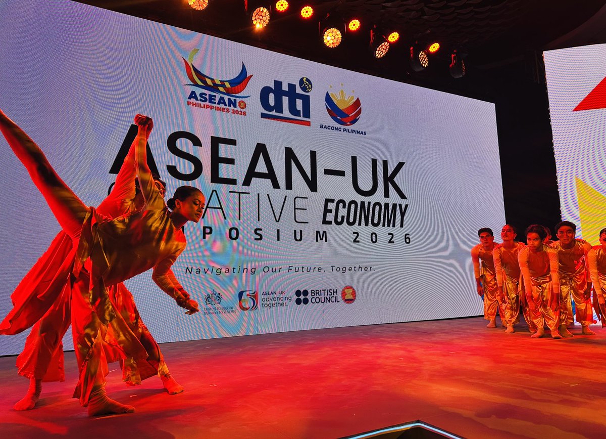 Lotus Postrado tweet media