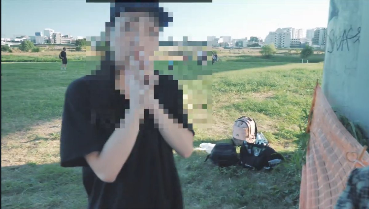 フェイクドキュメンタリー『変な女から人形を貰ったら心霊現象が起き始め...』をYouTubeで鑑賞。とある"人形"をきっかけに始まった心霊現象...何が起きているかを記録した短い映像に映し出される事実や異変、積み重なる違和感と垣間見える真相に怖い想像が膨らむ、なんとも不気味な作品でした。