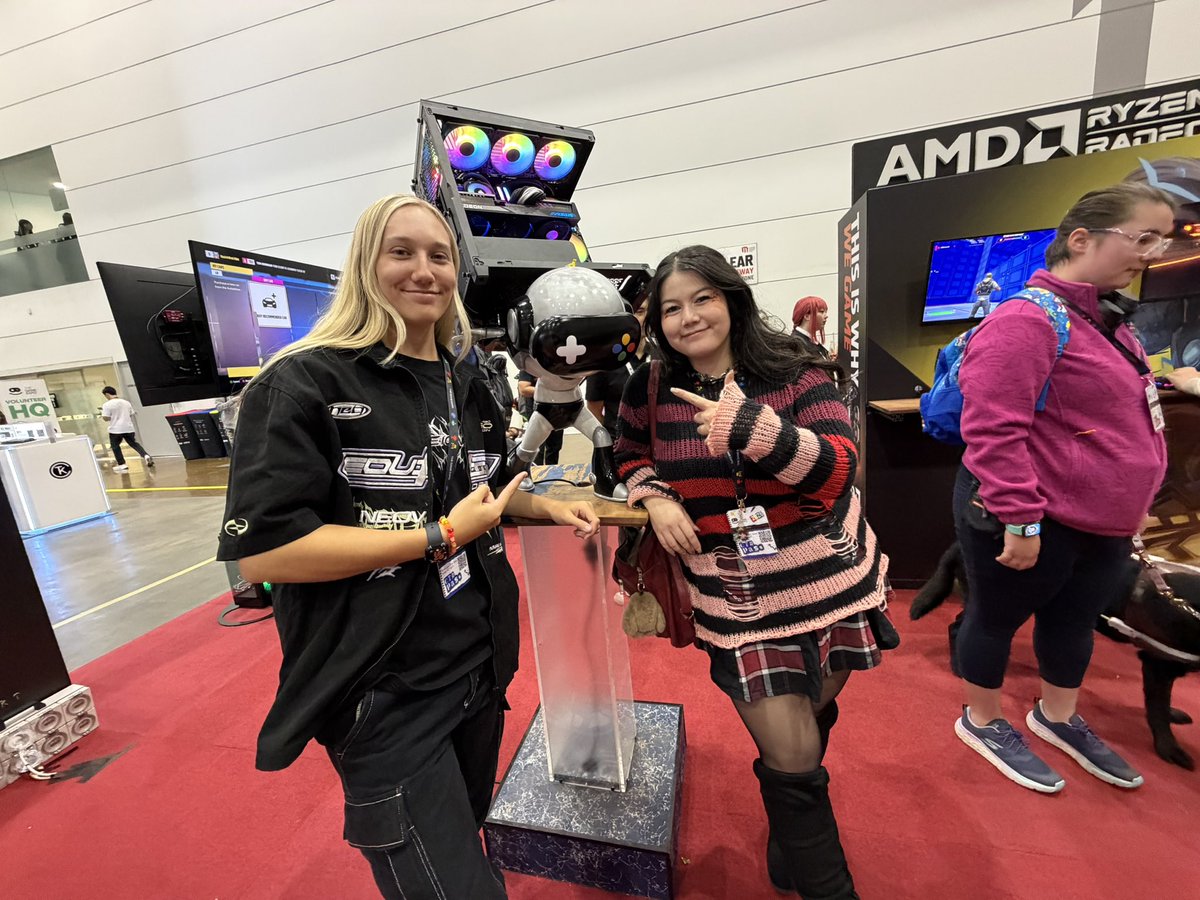 JustDash tweet media