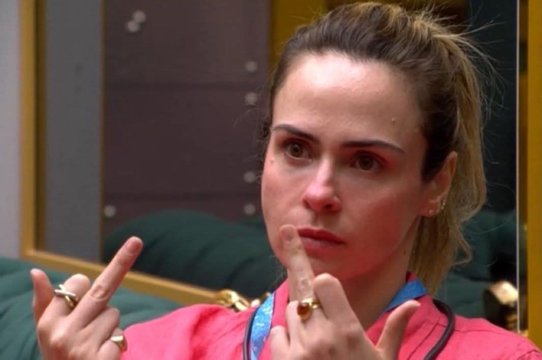 WPNEWSS's tweet photo. Ana Paula mais ou menos assim pra produção arregona do #BBB #BBB26 kkk https://t.co/CgKJmIOKo3