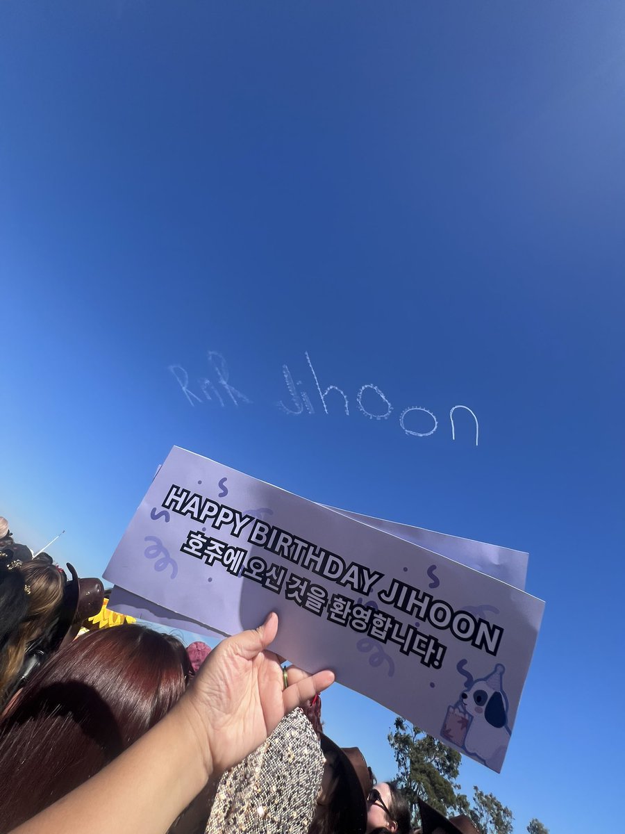 Happy Birthday Jihoon!!!

ANNYEONG MELBOURNE MUSIC FESTIVAL
#TREASURE #트레저 
#MELBOURNE