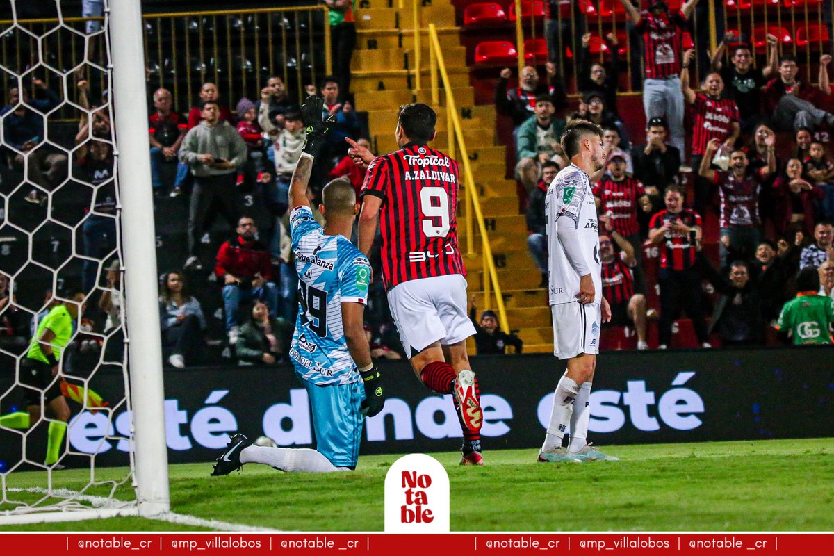 mp_villalobos1's tweet photo. Zaldivar anota el segundo para los manudos⚽️

LDA 2-0 PZ https://t.co/OeNsfm84ql