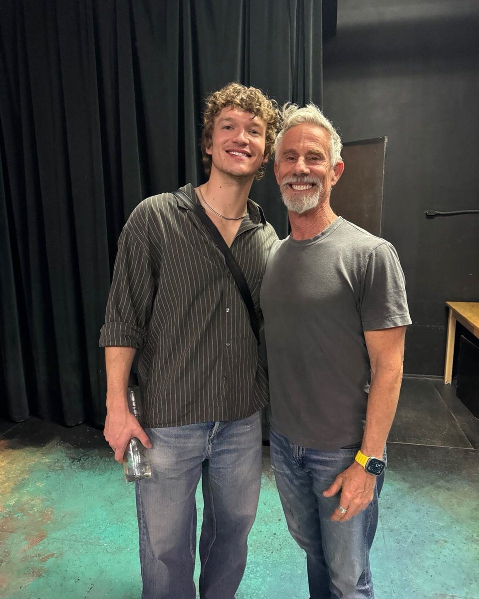 infoconnorbr's tweet photo. “Ontem à noite, este ex-aluno veio à nossa aula de teatro. Tivemos o enorme prazer de conhecer e conversar com Connor Storrie, um ator talentoso e um ser humano impressionante.”

joe.parente via Instagram. https://t.co/0SuT5PSYX3