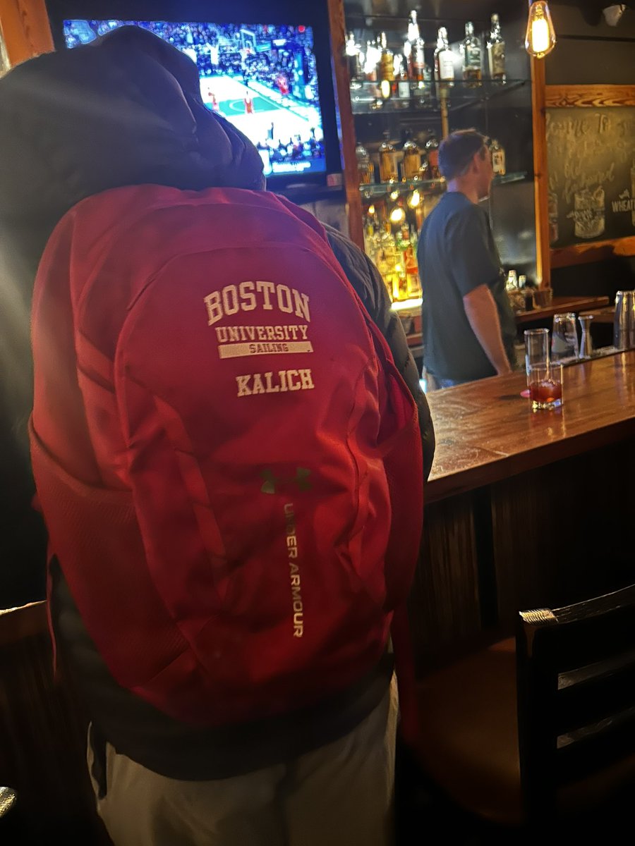 BaloneyOBrien's tweet photo. #lankkkkk this IS the play boys BACKPACK at the bar #thisplays https://t.co/BJwH4Tr6Ji