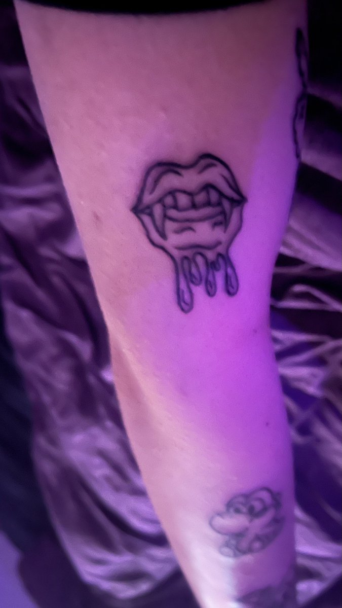 HeartlessDaze 🦇 tweet media