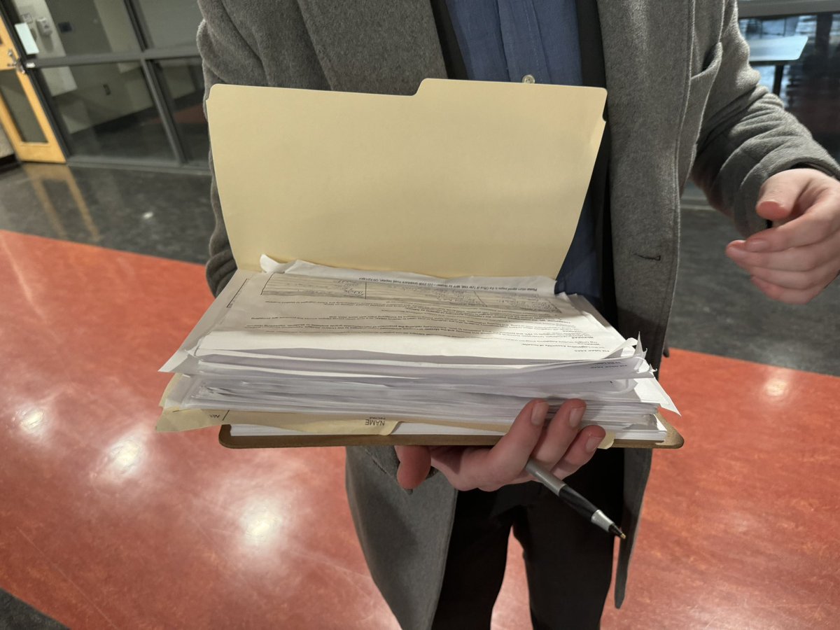 joshuamjbell's tweet photo. Education shouldn’t be a privilege, but under @fordnation it is becoming one.
Today I joined students as they sent a clear message: we will fight back.
1200 students signed the petition today to #FixOSAPASAP. Add your voice: https://t.co/4miOhl3Pbq. https://t.co/T9GOgNnFqk