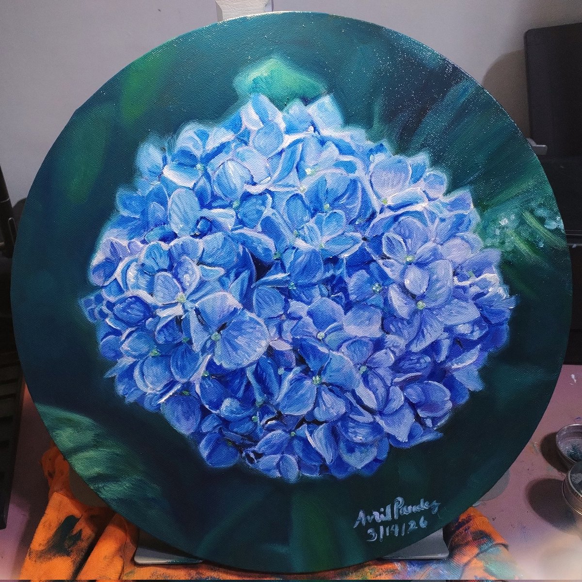 ruthy_creates's tweet photo. "Hydrangea"

​Part 3 of my floral series. This may be the last, but it was definitely the most challenging. Painting hydrangeas felt daunting — it was a true test of patience and perseverance

​🎨 Oil on 30 cm Round Canvas
📅 3/14/2026

#oilpainting #floralart #art #oiloncanvas https://t.co/nwkKykrfAN