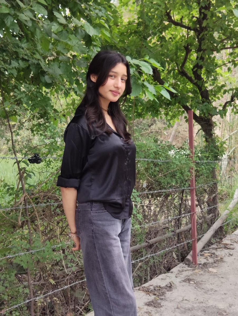 ĒSITA YADAV 🦋 tweet media