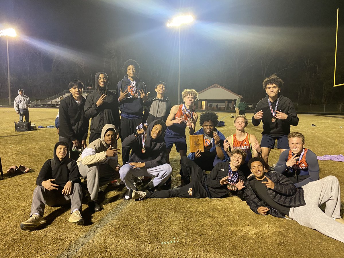 dchs_track&field tweet media