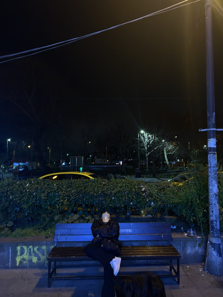 zekolikoo's tweet photo. İstanbul’u dinliyorum gözlerim kapalı @Miyavrikayim https://t.co/Ac4gVw0LVh
