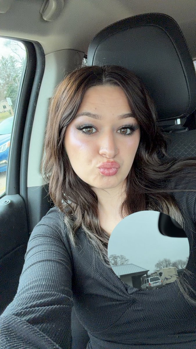 haley :3 tweet media