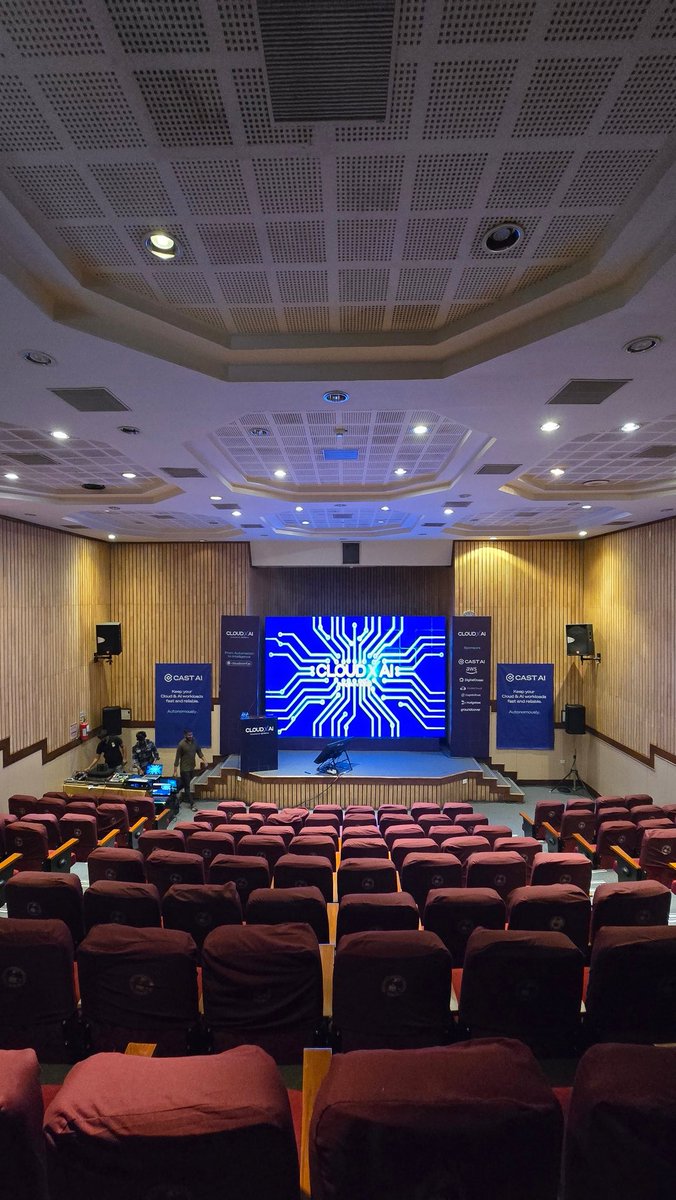 TheTechMaharaj's tweet photo. Maharaj is here, where are you ππ
Let's talk platforms, AI and Masala Dose π€€
#CloudXAI #AI #Bangalore #Speaker https://t.co/wz5ZbqrWXr