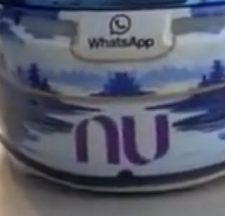 Também...

Ele carrega a marca da besta com ele!!