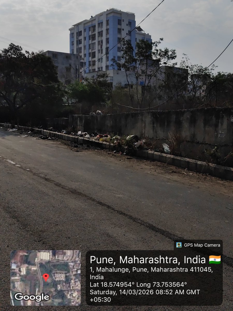 BTalapalliwar's tweet photo. Please clean this area on Saarrthi Skybay road, Mhalunge, Pune. @PMCPune https://t.co/L15AgR2wC8