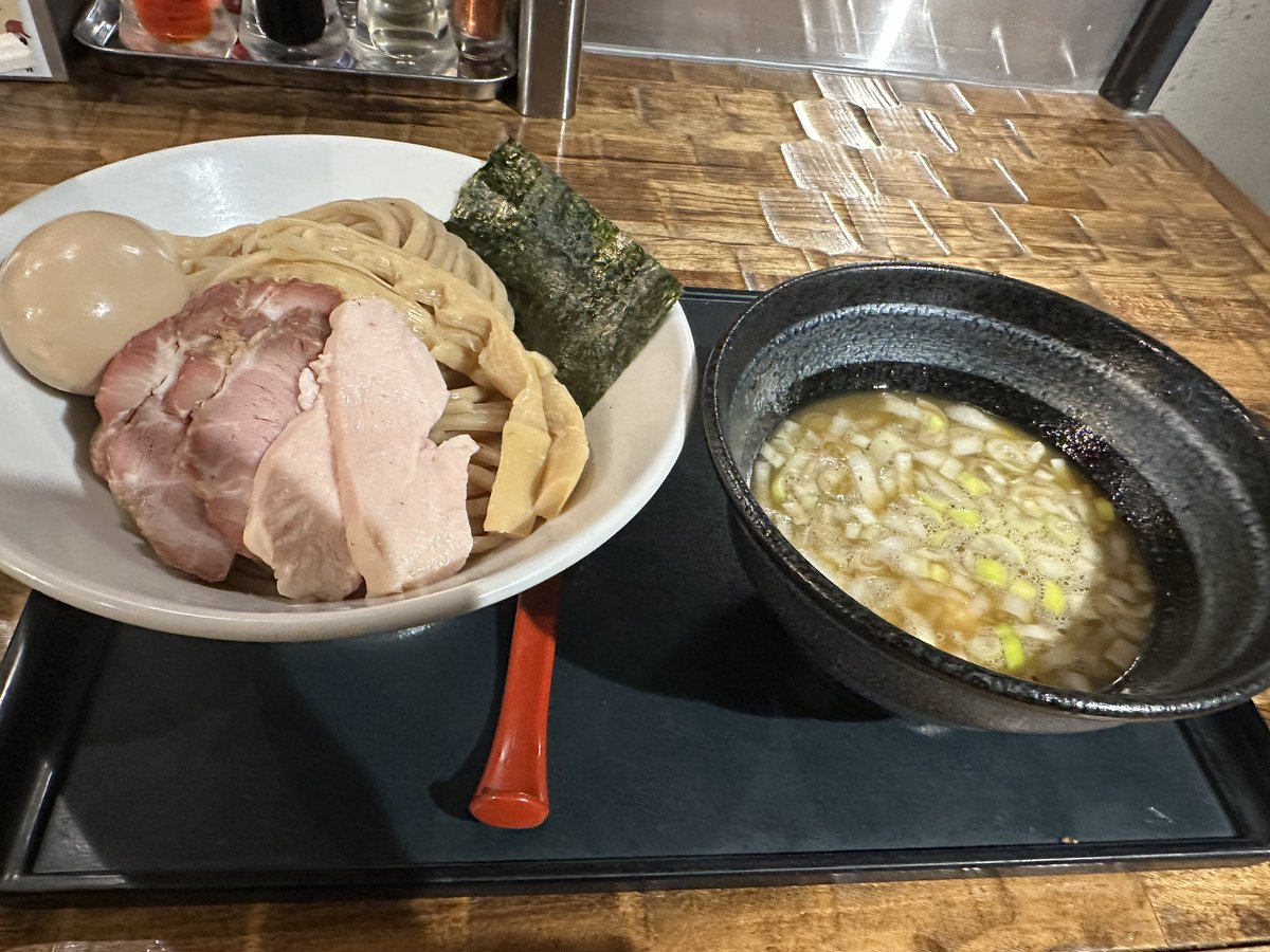 I'm at 特級鶏蕎麦 龍介 in 土浦市, 茨城県 app.foursquare.com/share/checkin/…
鶏ハムっぽいの美味しい🐓