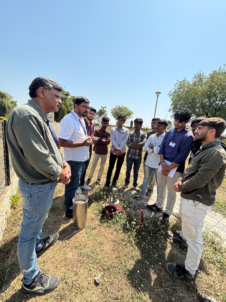 gecm_official's tweet photo. From classroom to real-world learning! Civil Engineering students of GEC Modasa visited the Indian Meteorological Department, Ahmedabad to explore weather instruments and forecasting techniques.
#EducationalVisit #CivilEngineering #GECModasa #IMDAhmedabad #ExperientialLearning https://t.co/g494OsPojL