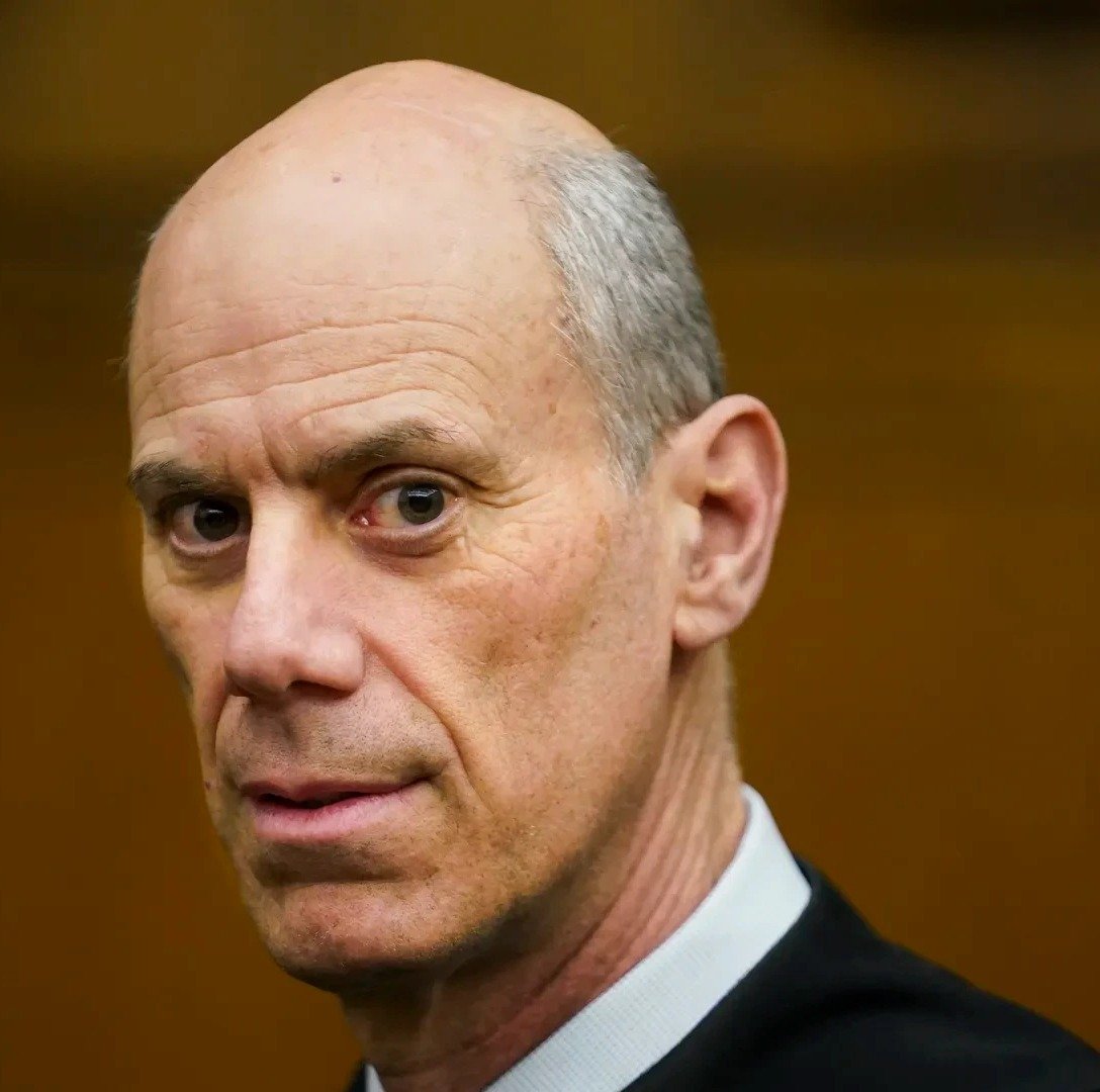 𝗗𝗘𝗥𝗦𝗛𝗢𝗪𝗜𝗧𝗭 𝗢𝗡 𝗕𝗢𝗔𝗦𝗕𝗘𝗥𝗚: 𝗧𝗛𝗜𝗦 𝗪𝗢𝗡'𝗧 𝗦𝗨𝗥𝗩𝗜𝗩𝗘 𝗔𝗣𝗣𝗘𝗟𝗟𝗔𝗧𝗘 𝗥𝗘𝗩𝗜𝗘𝗪

Judge James Boasberg — the same Obama-appointed judge who has made it his mission to obstruct Trump at every turn — just quashed DOJ grand jury subpoenas into Federal