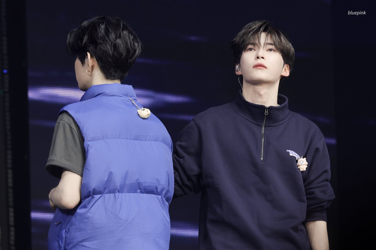 260313 HQ

손을 꼭 잡고🤝🏻

#성한빈 #成韩彬 #SUNGHANBIN #ソンハンビン
#장하오 #章昊 #ZHANGHAO #ジャンハオ 
#제로베이스원   #ZB1