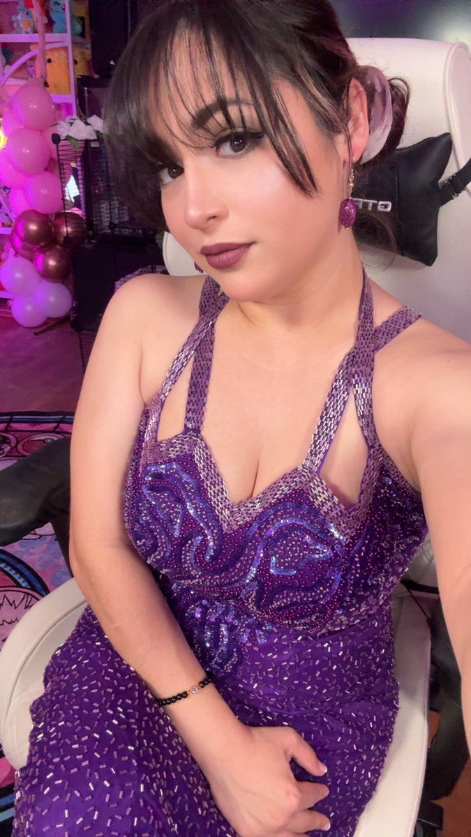 Pinkalaly's tweet photo. Celebrate my 1 year anniversary with meeeee!!! https://t.co/B6Jt8fwpJ0 #twitch #giveaway #gamer #gaming #livestream https://t.co/ypWKVrlJea