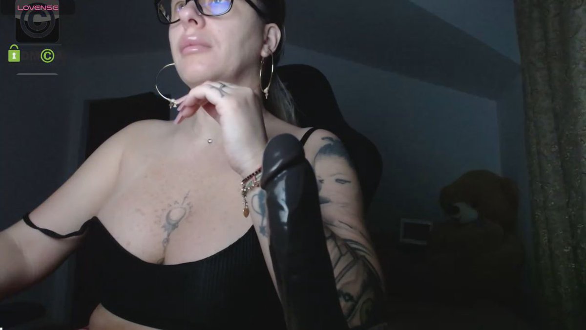 SonyaDevon tweet media