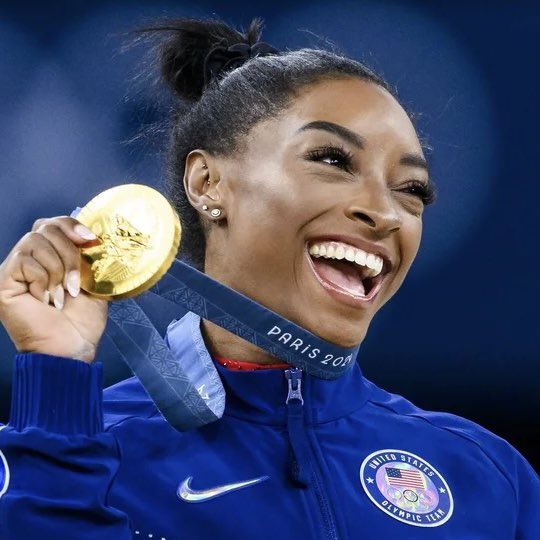 PopCrave's tweet image. Happy 29th birthday to the iconic Simone Biles.