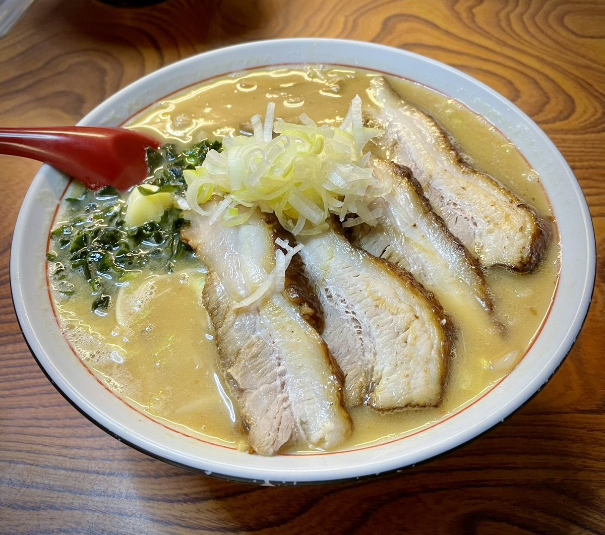 iwata99's tweet photo. うんめ。
釣り→ラーメンは幸福度高い😋 https://t.co/zK0kzVO8Ys