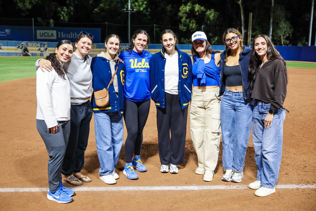 Our alumni were out in full force tonight! Thank you for coming back home to support! 🫶 #GoBruins