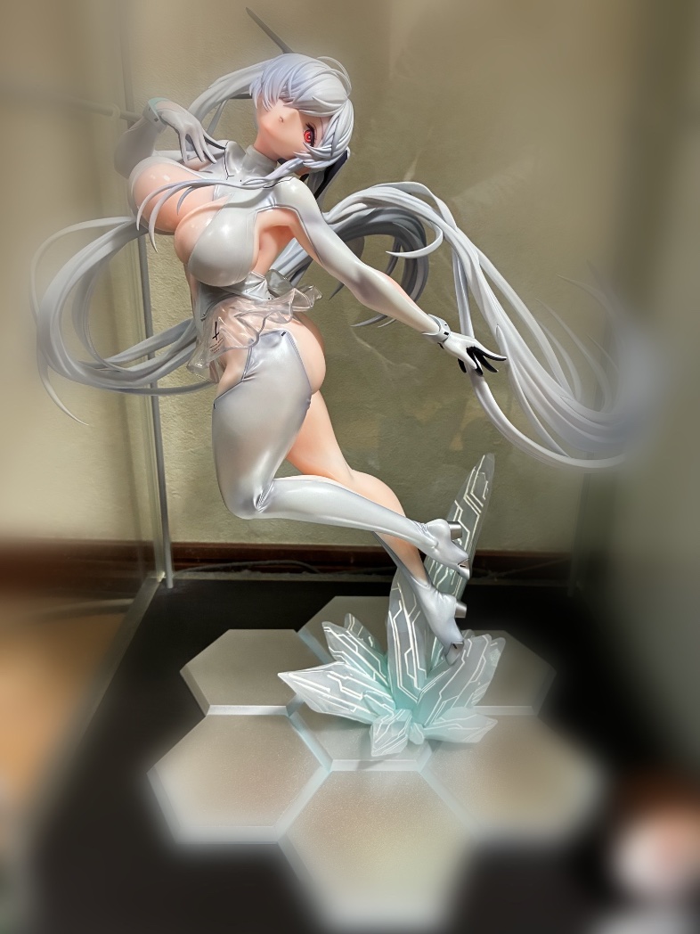 予約してたシンデレラのフィギュアを開封。とても良いクオリティで満足。 