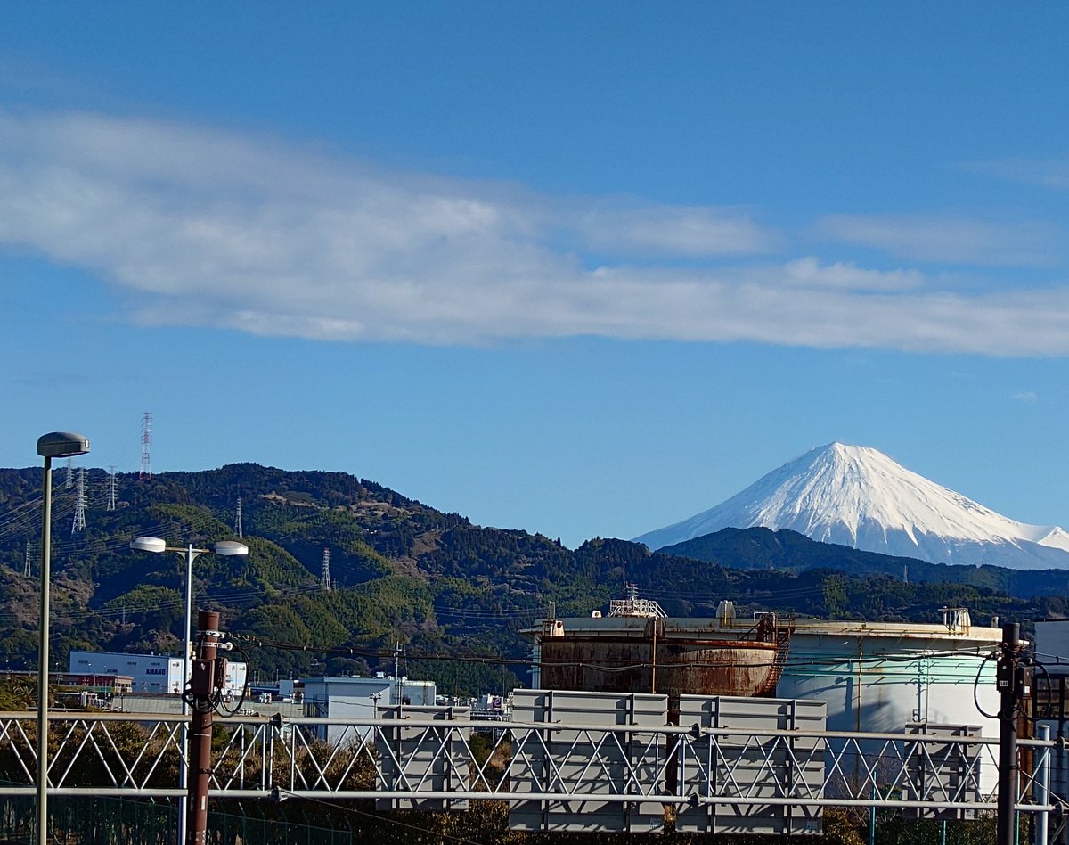 y_jca's tweet photo. 本日と明日は第15回関東ヴォーカルアンサンブルコンテストです。（静岡県［静岡市清水文化会館マリナート］）
出演される皆様頑張ってください。

#山梨県合唱連盟
#アンコン https://t.co/j8F0ykRrKY