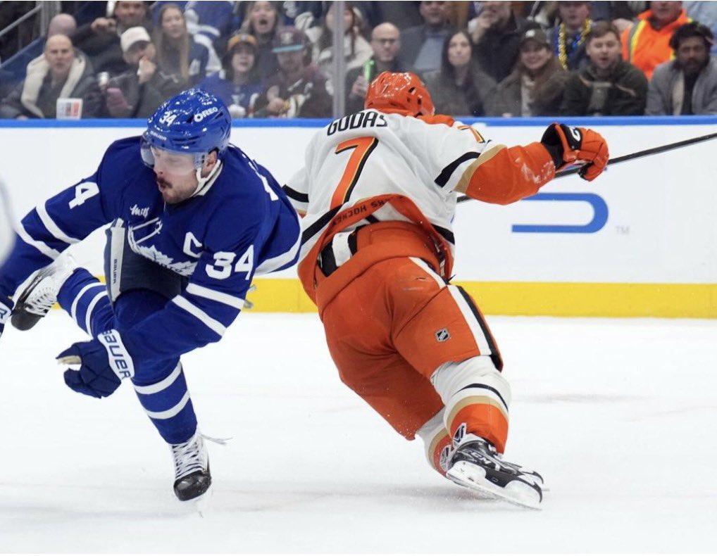 Tampa_Bolts_Pod's tweet image. Auston Matthews has a grade 3 ACL tear and is done for the season

#NHL #GoLeafsGo #Tampabaylightning #NHLinjuries