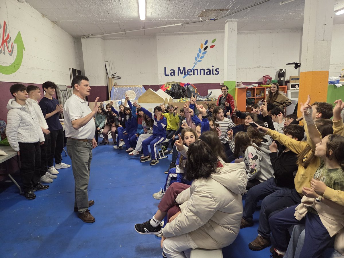 LaMennaisSantaMaria tweet media