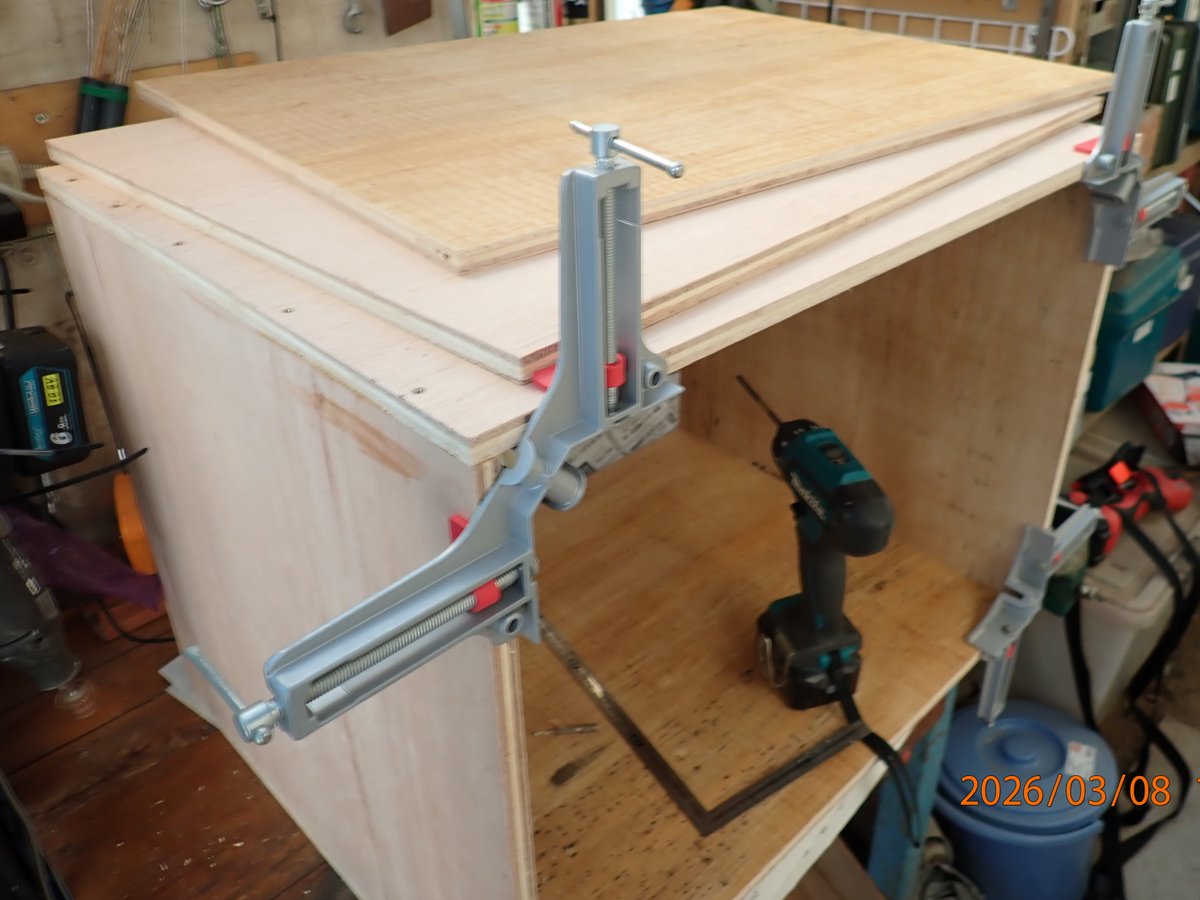 roujin_seto's tweet photo. 宅配用のBOXをDIYしました。安価で簡単に作ってみましたが・・・ https://t.co/aexIY77qvV https://t.co/9hHsS9porA