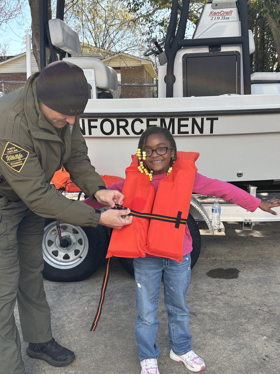 PineLevelES tweet media