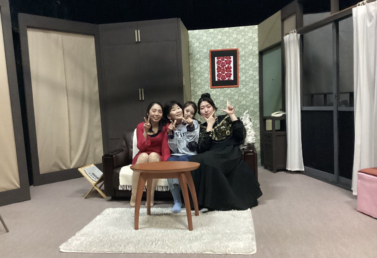 yagimaroni's tweet photo. 『ルームメイト』前田都貴子ヴァージョン。
全く個性の違う2人の千恵子。
ぜひリピートしてください！
このステキ空間も明日で終わり。
一緒に体感してください！！
お待ちしております😊🙏 https://t.co/GGzjGn8NeV