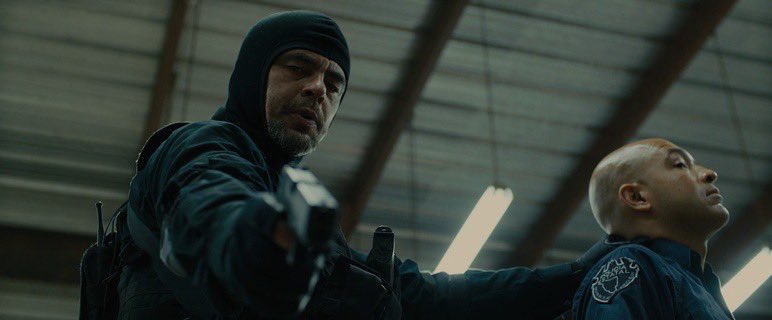 CinemaJoys's tweet photo. Sicario (2015) https://t.co/sFTqYaz5X0