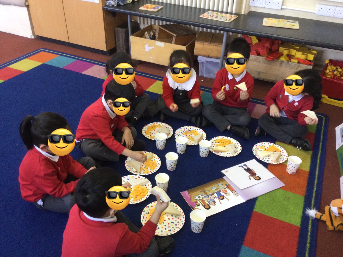 LeighPrimary's tweet photo. Nursery children were very excited and enjoyed all the different activities this week during ‘Early Talk Boost’. We shared our new story and new song and joined in with our character Jake’s birthday celebration. @voice21oracy #Earlytalkboost #memorymakers #lifelonglearners https://t.co/3jApANuDM8