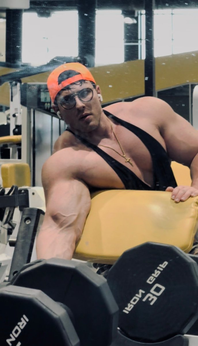 Hench D. Kunt🥛 tweet media