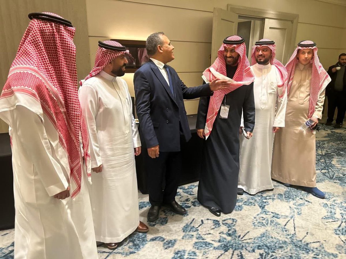 AhmedGalal's tweet photo. أعلن الاتحاد العربي للتسويق والاستثمار الرياضي عن إطلاق أول ماجستير مهني متخصص في مجال الصناعة الرياضية، بمختلف مجالاتها، في إطار دعم الاستثمار والتسويق الرياضي بالوطن العربي.

البرنامج بالشراكة مع Logan Digital College بالسعودية، وهي مؤسسة تعليمية رقمية مسجلة بالمملكة المتحدة https://t.co/LiT8CpbOYC