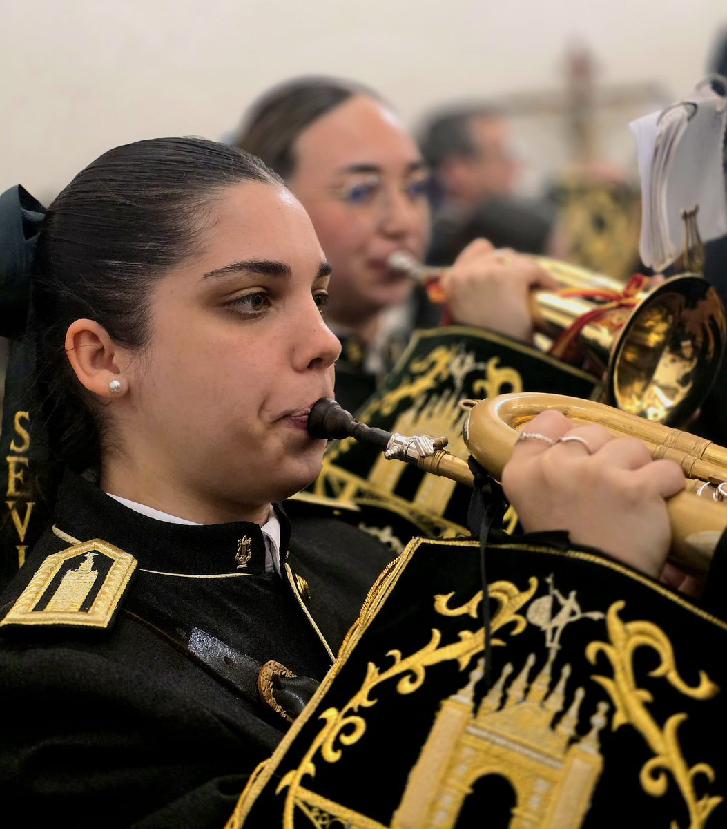 CCyTTEsencia's tweet photo. Algunas instantáneas de nuestra actuación en el concierto de este viernes en la capilla del colegio La Salle Felipe Benito.

@CofradeCostero @DulceNombredLS

#XXAniversarioESENCIA #sonesconESENCIA

📷 @_esenciacofrade https://t.co/5LhQal32Q7
