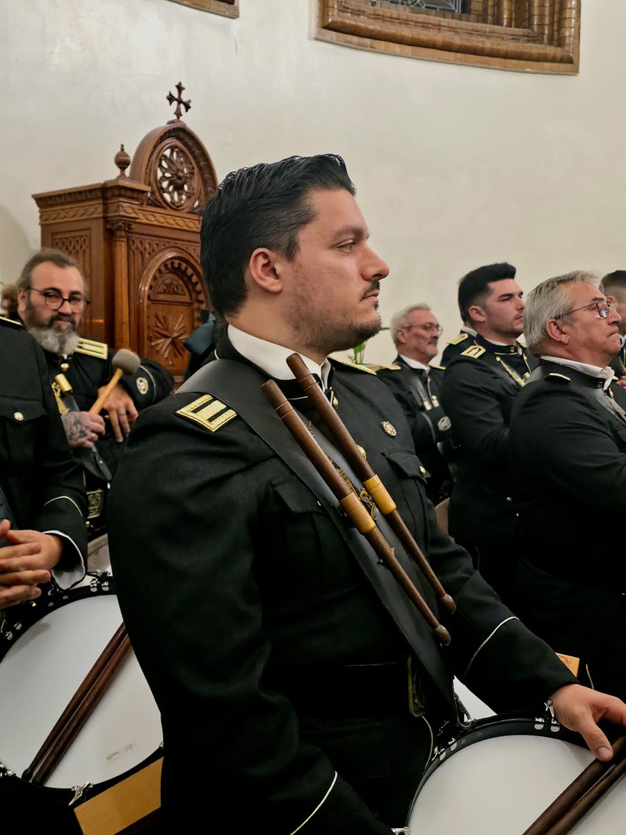 CCyTTEsencia's tweet photo. Algunas instantáneas de nuestra actuación en el concierto de este viernes en la capilla del colegio La Salle Felipe Benito.

@CofradeCostero @DulceNombredLS

#XXAniversarioESENCIA #sonesconESENCIA

📷 @_esenciacofrade https://t.co/5LhQal32Q7