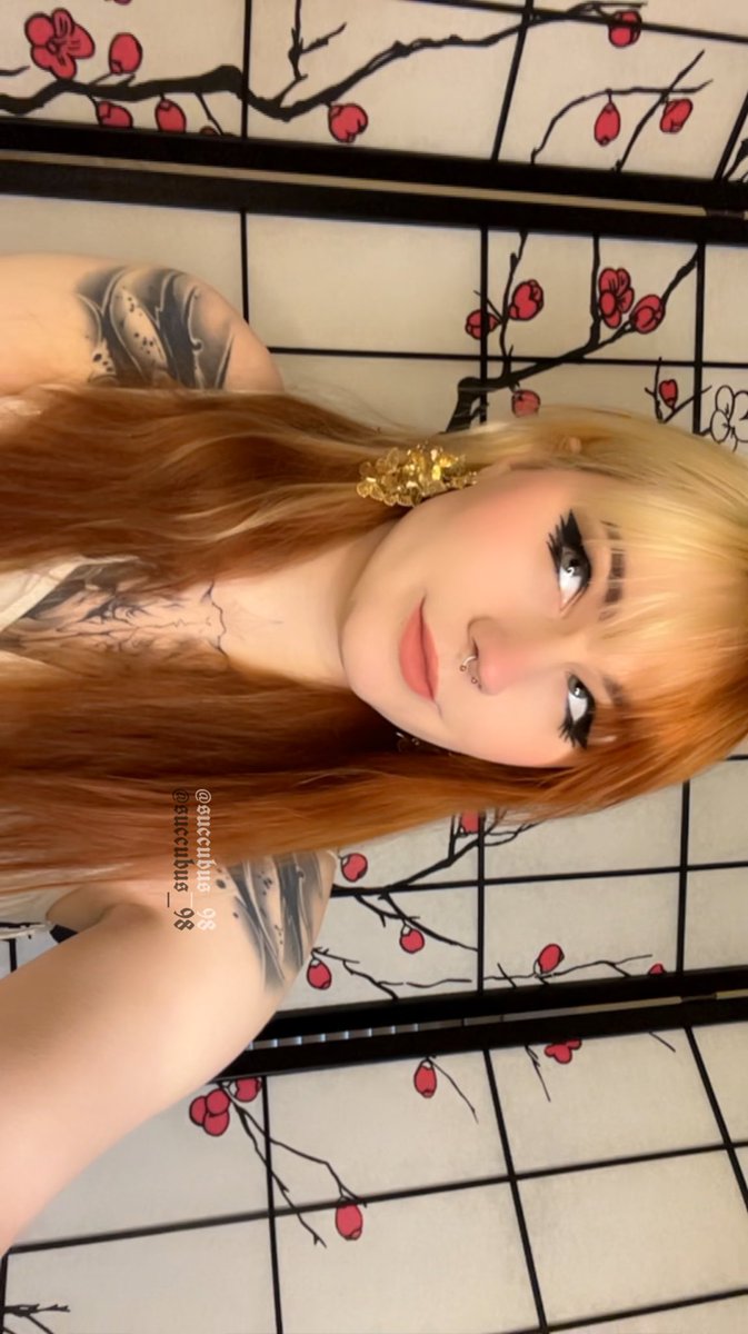 Amber Hawking tweet media