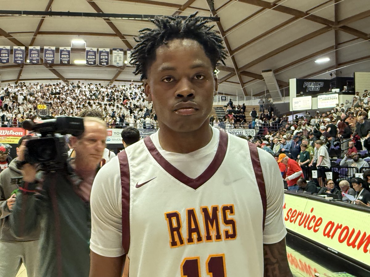 AndrewgEdits's tweet photo. Final: Central Catholic (65) - Jesuit (59)
Top Performers:
@BamPaschal - 23 Points, 5 Rebounds
@Robbielong55221 - 12 Points, 3 Rebounds
@n0limit_malc27 - 12 Points, 3 Rebounds
@PrepHoopsOR https://t.co/ky9mjNu3SA
