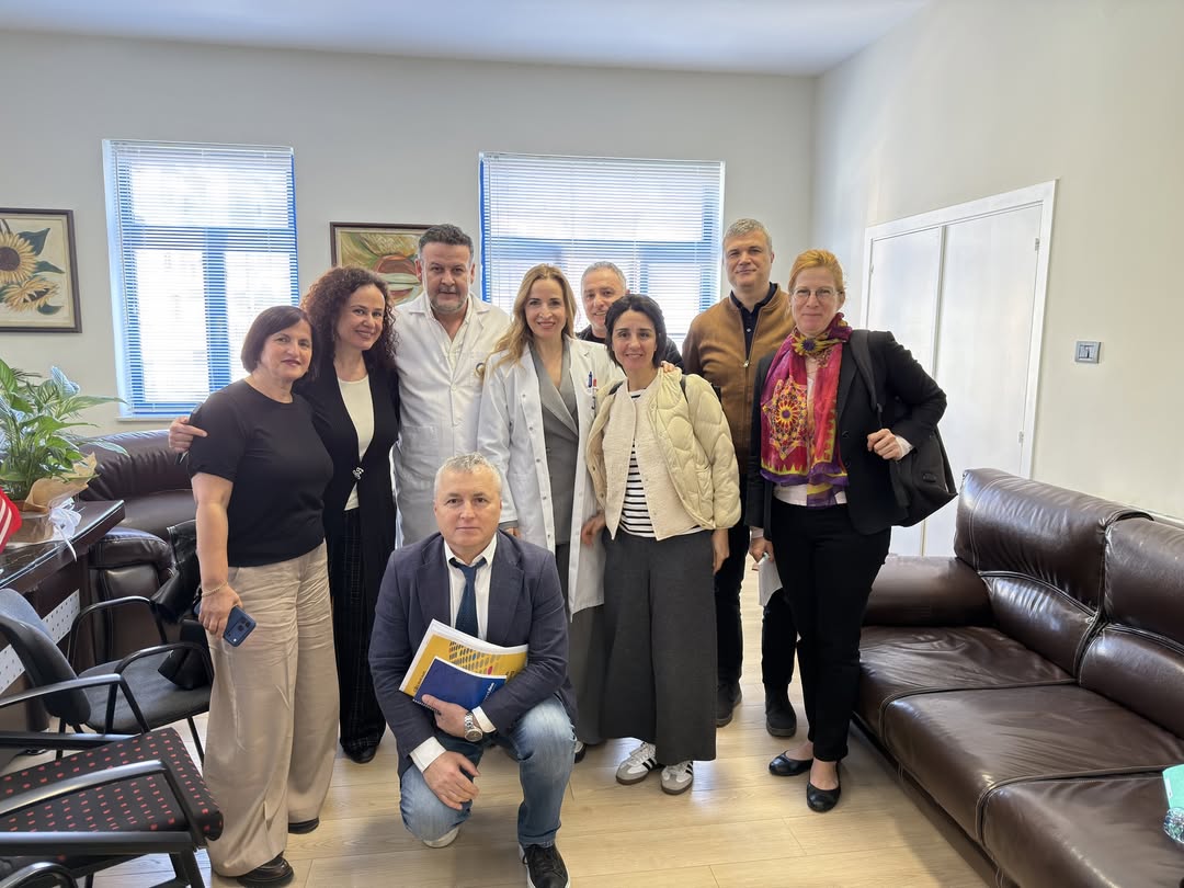 UNFPAAlbania's tweet photo. @unfpaalbania vlerëson përfshirjen domethënëse në përgatitjen dhe realizimin e misionit të @who_albania për vlerësimin e programit kombëtar të depistimit të kancerit të qafës së mitrës dhe kancerit të gjirit në Shqipëri.

@ShendetesiaAL 

#CervicalCancer #HPV https://t.co/KB1IkpczBq