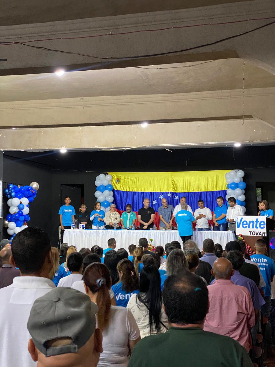 VenteMerida's tweet photo. En Tovar, el equipo de Vente Mérida ratifica su compromiso con la ruta hacia la libertad. Honramos la labor de nuestros presos políticos y exigimos justicia. Mérida está clara: vamos hasta el final por el rescate de nuestro país. 

#Mérida #Tovar https://t.co/zeJuLk0Cqd