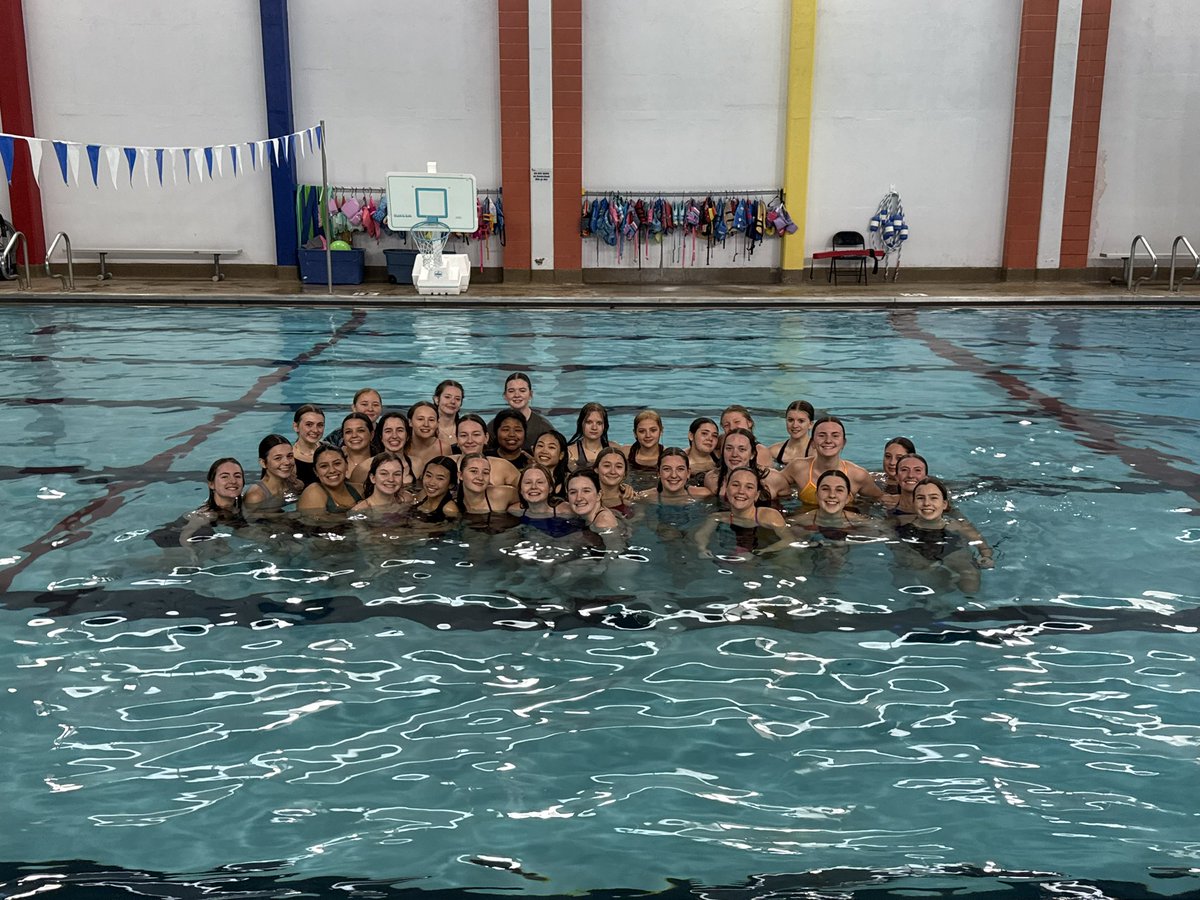 WinfieldSwim's tweet photo. We had a blast hosting the soccer team for our second annual water polo game!!! It is good to be a Viking!!! 💪🏼💙 

@JohnKaufman20 https://t.co/fSHkgCRANx