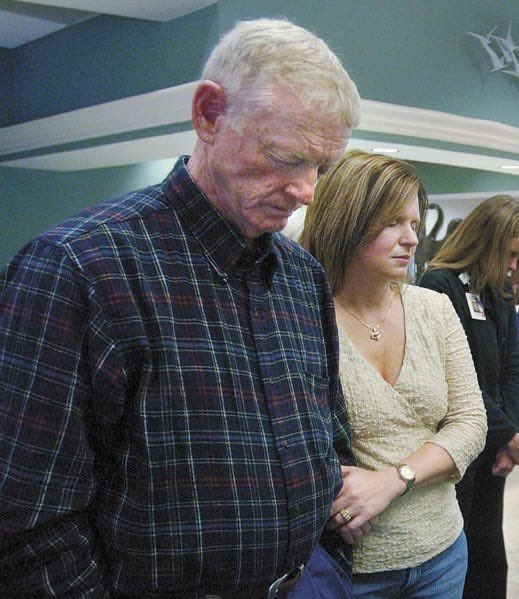 mrwtffacts's tweet photo. In 1995, a man named Sonny Graham received the transplanted heart of a suicide victim. He then married the donor’s widow and later killed himself, in the exact same way as the donor did. https://t.co/AJZsdFtSzD